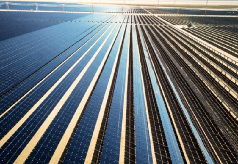Daily News Wrap-Up_ Adani Green Commissions 100 MW Solar Project in Gujarat