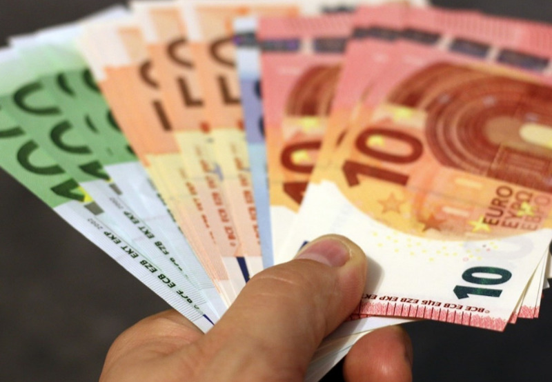 Funding and M&A Roundup: Hanwha Solutions Acquires French Renewable Developer