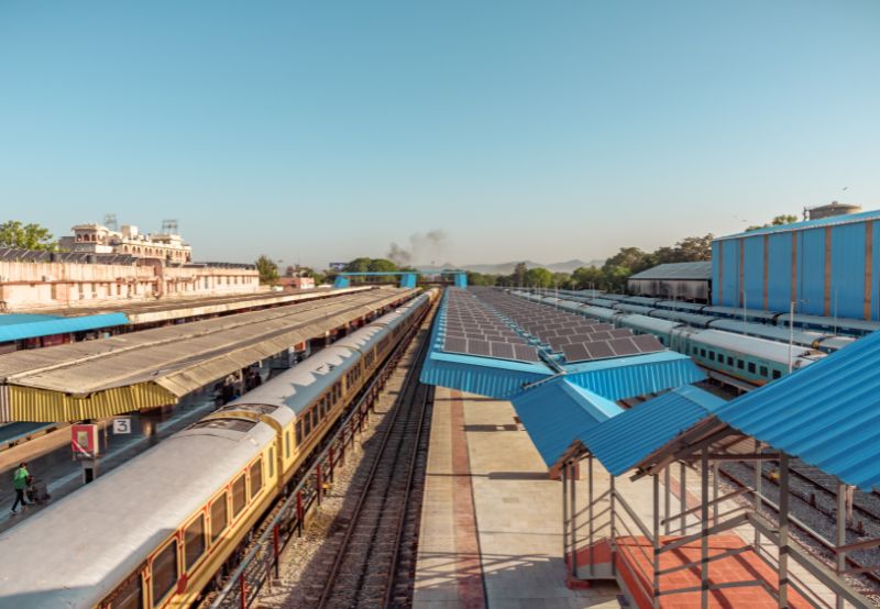 Railways Issues Tender for 1.9 MW Rooftop Solar Projects in West Bengal